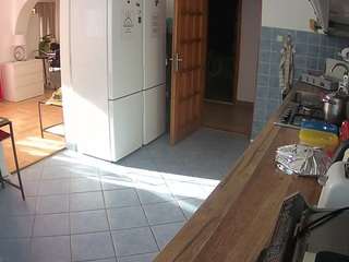 voyeurcam-julmodels-kitchen