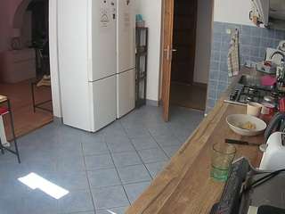 voyeurcam-julmodels-kitchen