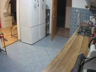 voyeurcam-julmodels-kitchen