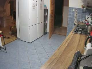 voyeurcam-julmodels-kitchen