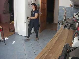 voyeurcam-julmodels-kitchen