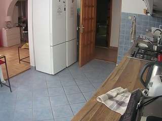 voyeurcam-julmodels-kitchen