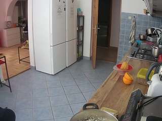 voyeurcam-julmodels-kitchen