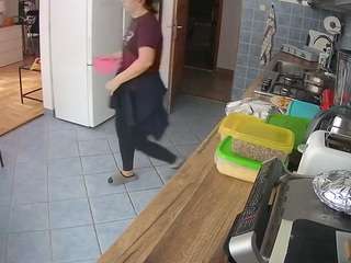 voyeurcam-julmodels-kitchen