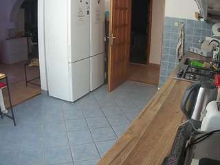 voyeurcam-julmodels-kitchen
