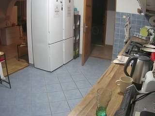 voyeurcam-julmodels-kitchen