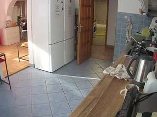 voyeurcam-julmodels-kitchen