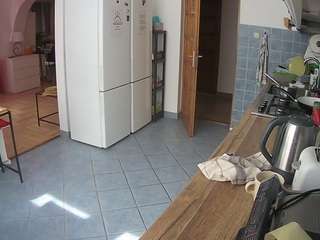 voyeurcam-julmodels-kitchen