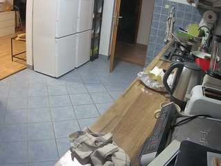 voyeurcam-julmodels-kitchen