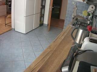 voyeurcam-julmodels-kitchen