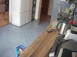 voyeurcam-julmodels-kitchen