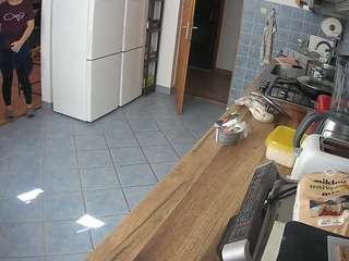voyeurcam-julmodels-kitchen