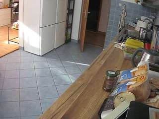 voyeurcam-julmodels-kitchen