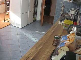 voyeurcam-julmodels-kitchen camsoda
