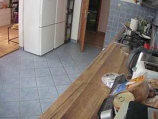 voyeurcam-julmodels-kitchen