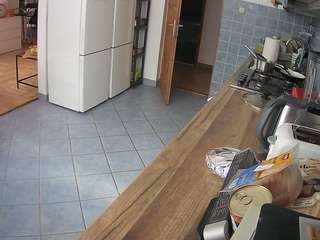 voyeurcam-julmodels-kitchen