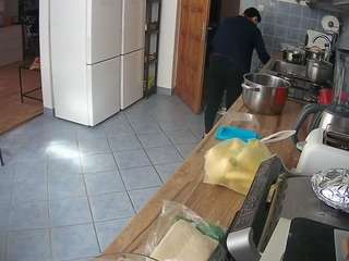 voyeurcam-julmodels-kitchen
