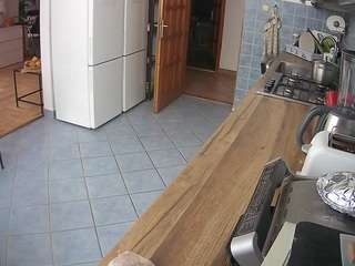 voyeurcam-julmodels-kitchen