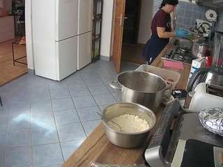 voyeurcam-julmodels-kitchen
