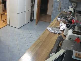voyeurcam-julmodels-kitchen camsoda