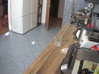 voyeurcam-julmodels-kitchen