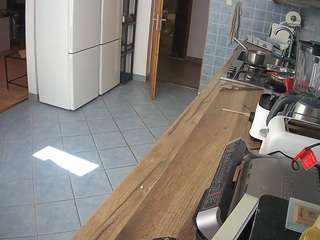 voyeurcam-julmodels-kitchen
