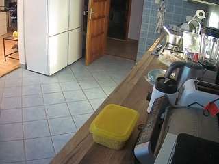 voyeurcam-julmodels-kitchen camsoda