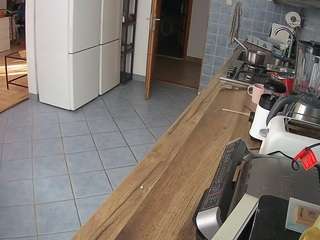 voyeurcam-julmodels-kitchen