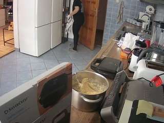 voyeurcam-julmodels-kitchen