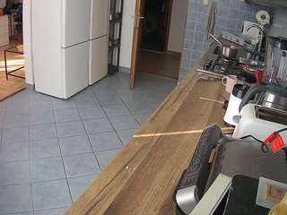 voyeurcam-julmodels-kitchen