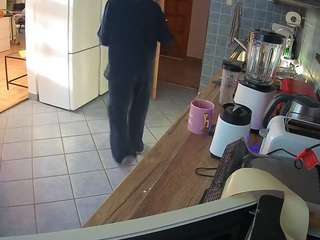 voyeurcam-julmodels-kitchen