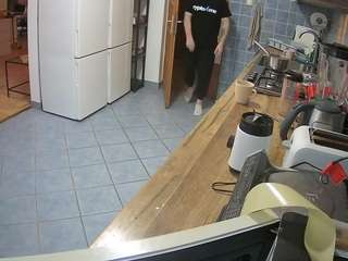 voyeurcam-julmodels-kitchen
