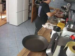 voyeurcam-julmodels-kitchen