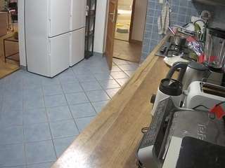 voyeurcam-julmodels-kitchen camsoda