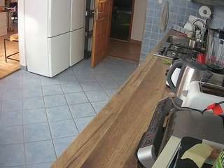 voyeurcam-julmodels-kitchen camsoda