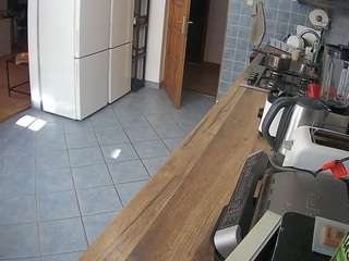 voyeurcam-julmodels-kitchen