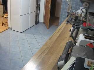 voyeurcam-julmodels-kitchen