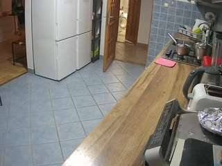 voyeurcam-julmodels-kitchen