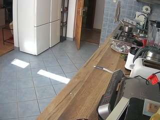 voyeurcam-julmodels-kitchen