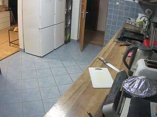 voyeurcam-julmodels-kitchen