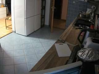 voyeurcam-julmodels-kitchen