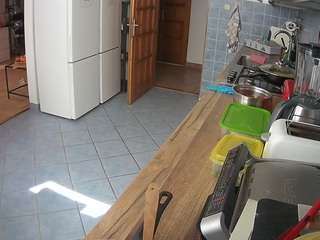 voyeurcam-julmodels-kitchen