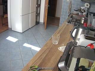 voyeurcam-julmodels-kitchen