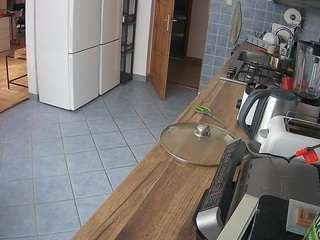 voyeurcam-julmodels-kitchen