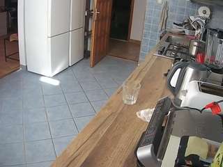 voyeurcam-julmodels-kitchen