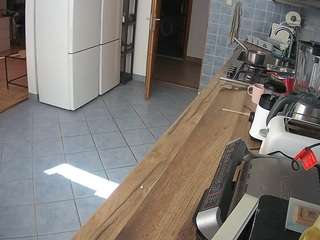 voyeurcam-julmodels-kitchen