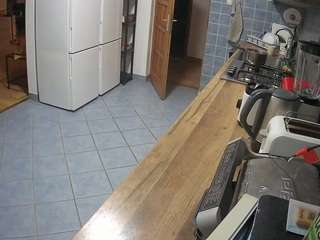 voyeurcam-julmodels-kitchen