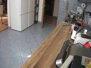 voyeurcam-julmodels-kitchen