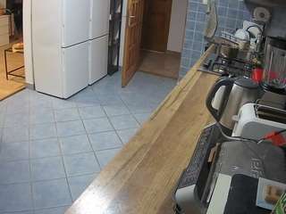 voyeurcam-julmodels-kitchen