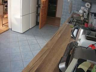 voyeurcam-julmodels-kitchen